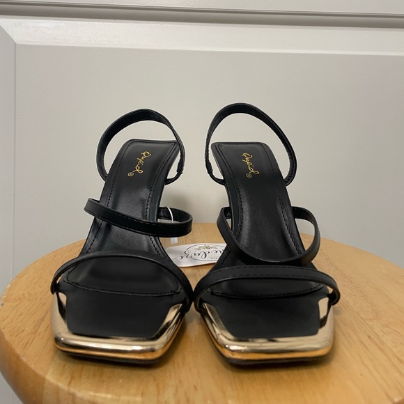 Qupid Black Kitten Heel - Picture 2 of 6